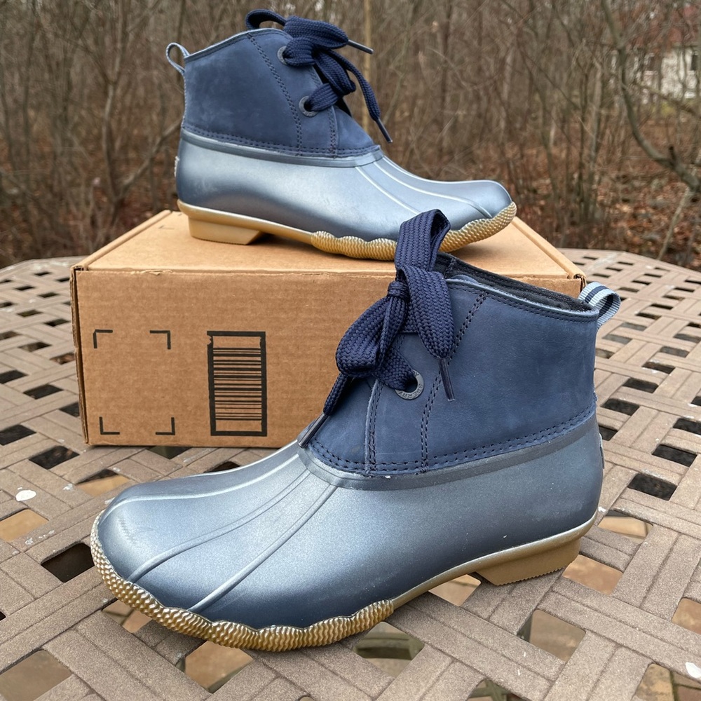 SPERRY SALTWATER 2-EYE NUBUCK 8.5 Women's Duck Boot Blue Rain Suede Preppy New